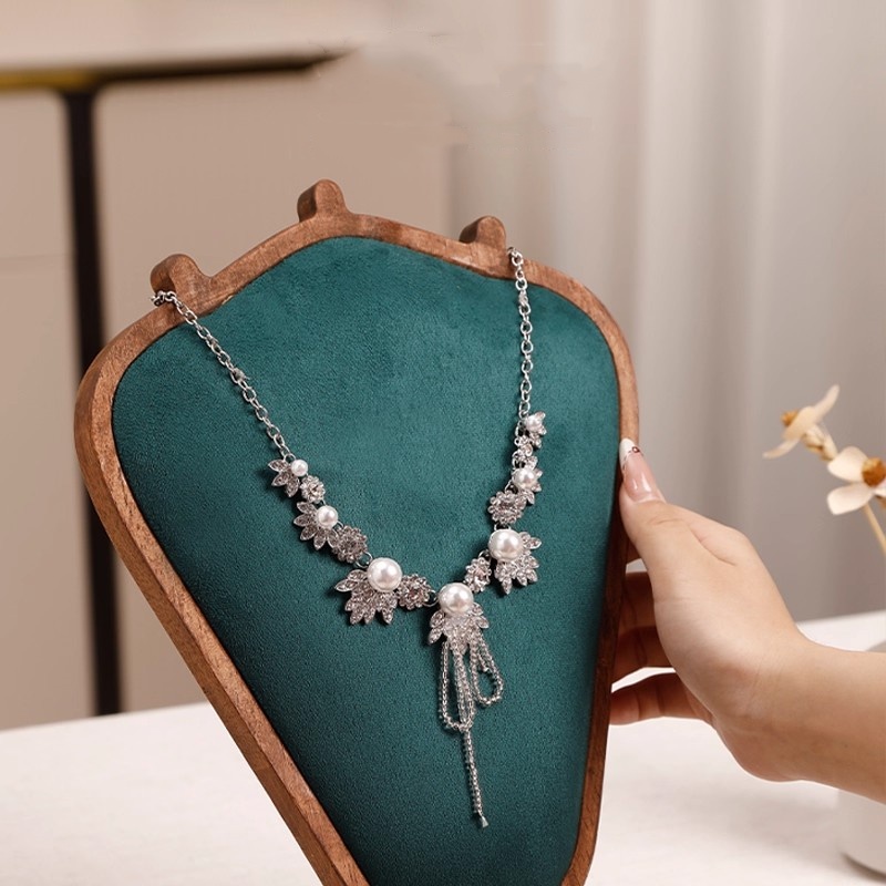 바디 우드 목걸이 진열대, 화이트 가죽 소프트 매트 목 - Body Jewelry Store 리뷰 및 가격